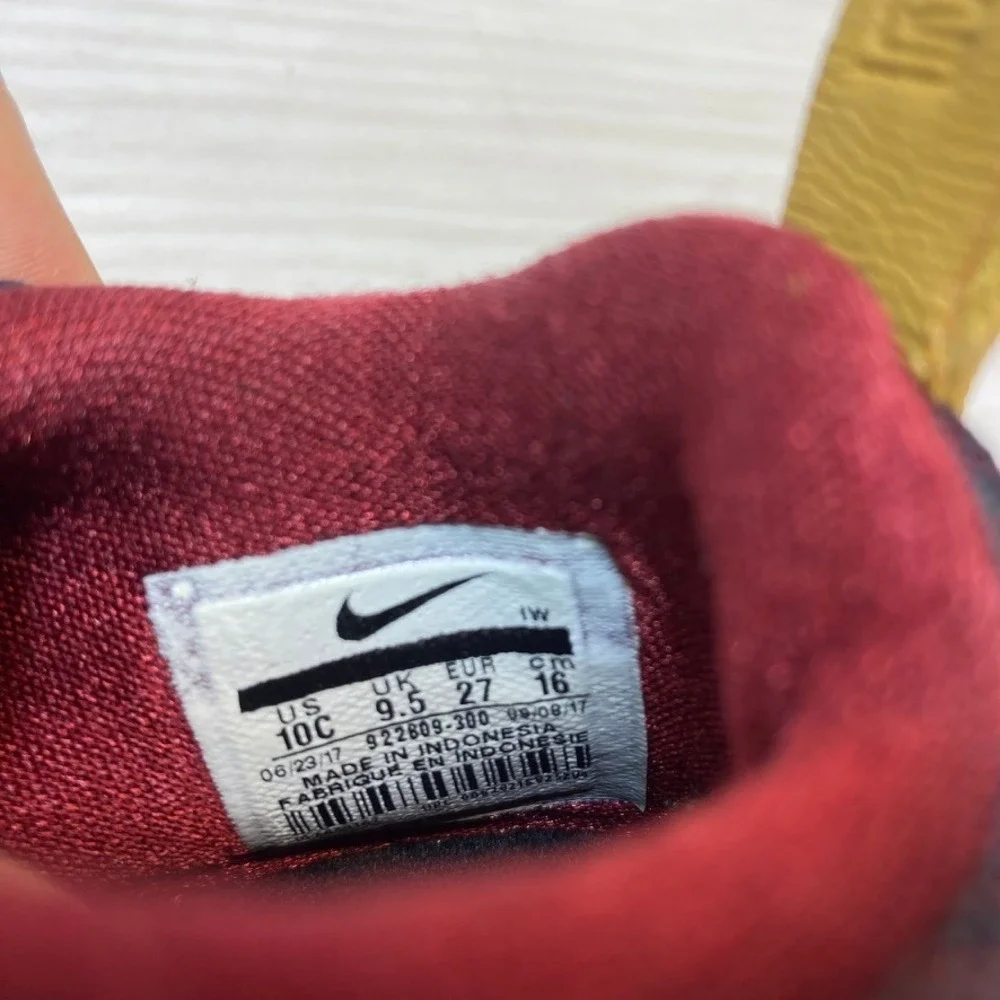 Nike Boys 10C LeBron 15 New Heights Basketball Shoes Burgundy Knit 922809-300